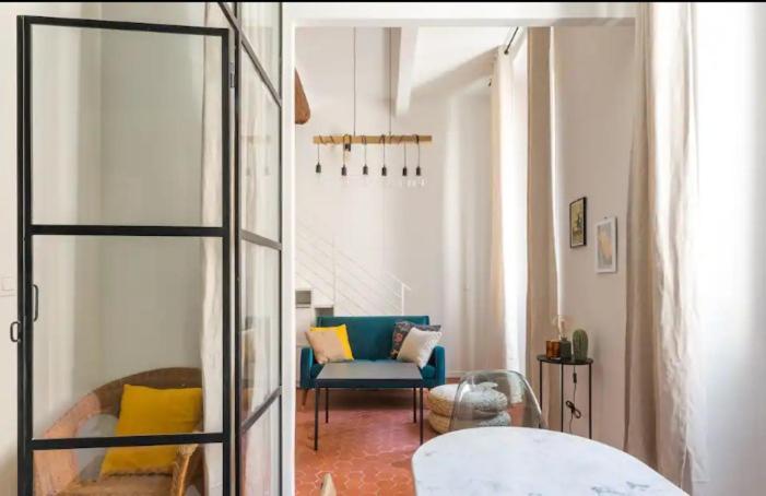 Appartement Authentique Situe En Plein Centre D'Antibes Exterior foto