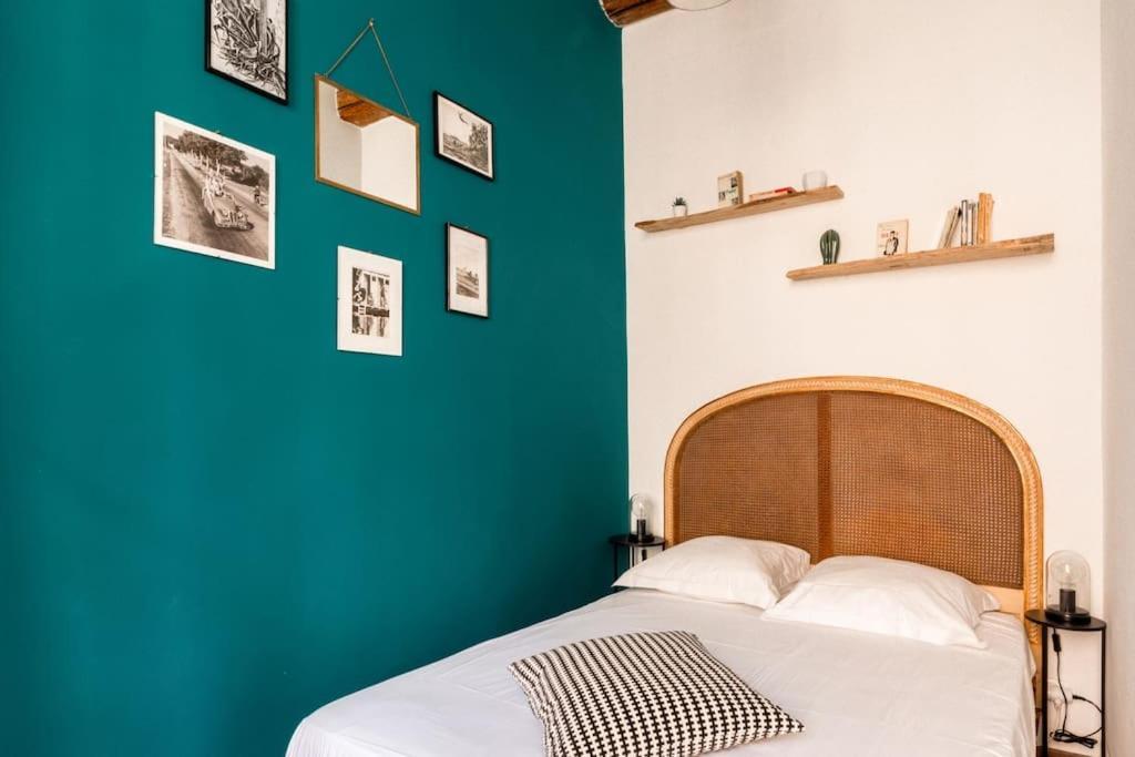 Appartement Authentique Situe En Plein Centre D'Antibes Exterior foto