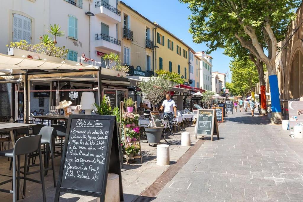 Appartement Authentique Situe En Plein Centre D'Antibes Exterior foto